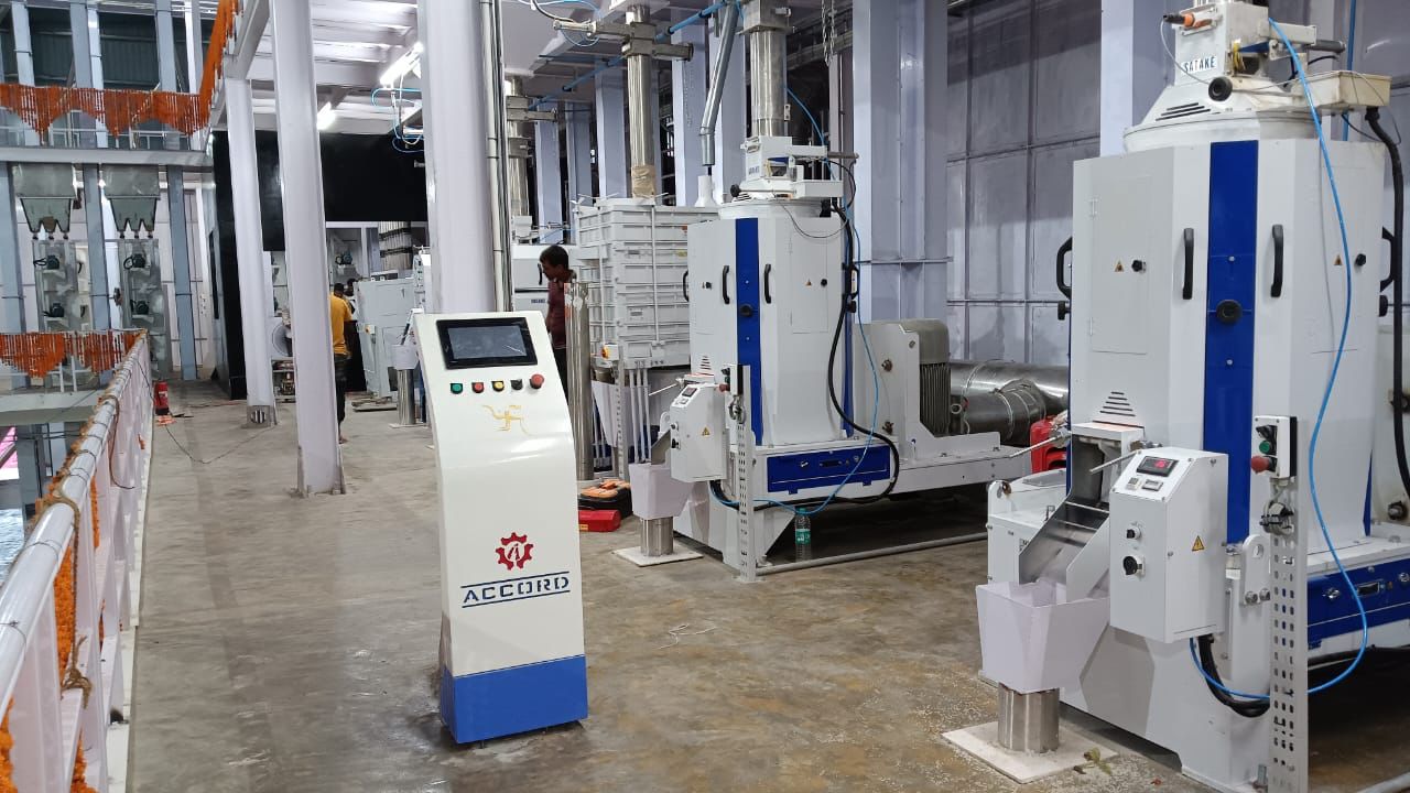 zoonquqz_wamidHBgMOTE5NjYxOTYyNTUwFQIAEhgUM0FFODhEOEM5MEU2OENFMjE0NzEA